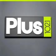 Logo de Radio Plus 102.1FM Guatemala